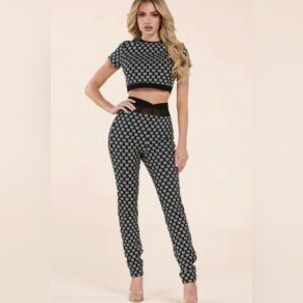 NWT L'ATISTE Black and White Matching Crop Top and Pants Set, Size Medium